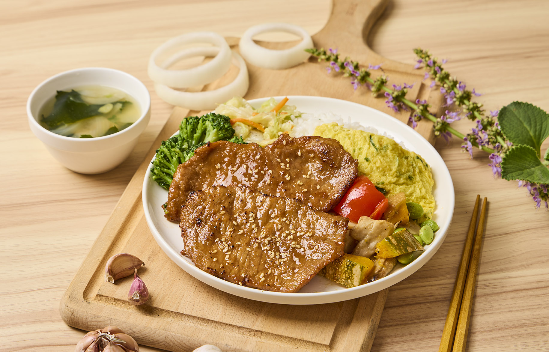黃甜烤肉飯排骨飯餐盒